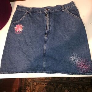 Vintage Higher State Jean skirt with flower embellishments. Pockets , zipper.